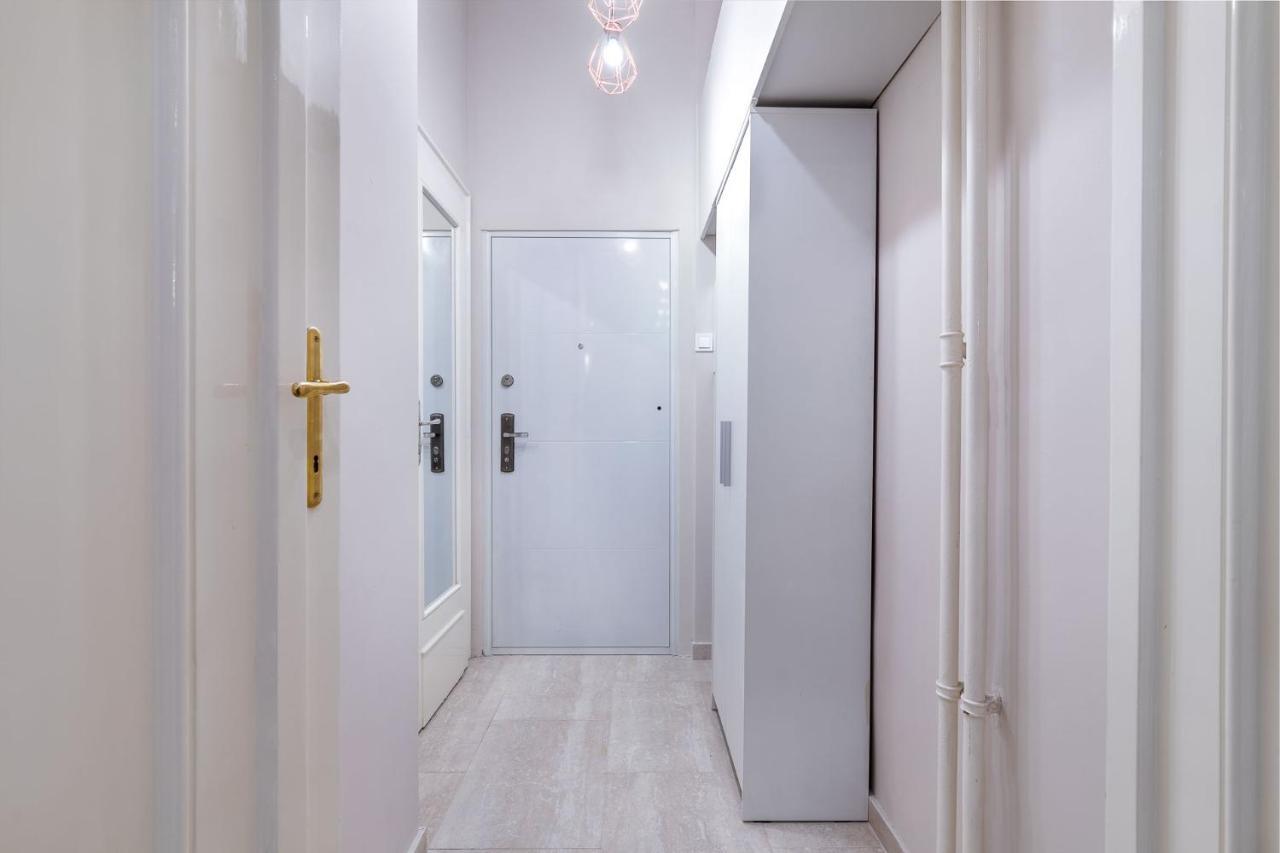Economy Downtown Design Apartments - Free Parking - Balcony - Super Puplic Transport - Ac Budapest Exterior foto