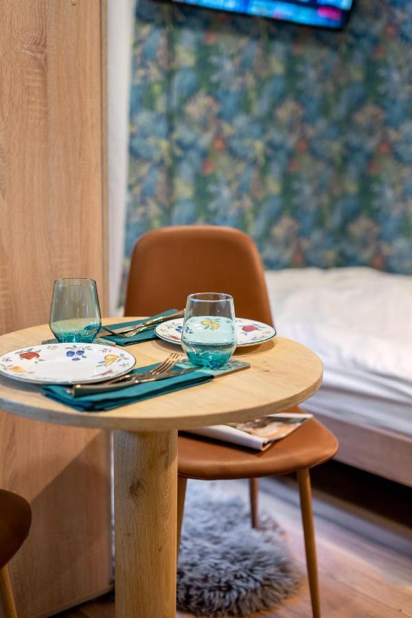 Economy Downtown Design Apartments - Free Parking - Balcony - Super Puplic Transport - Ac Budapest Exterior foto